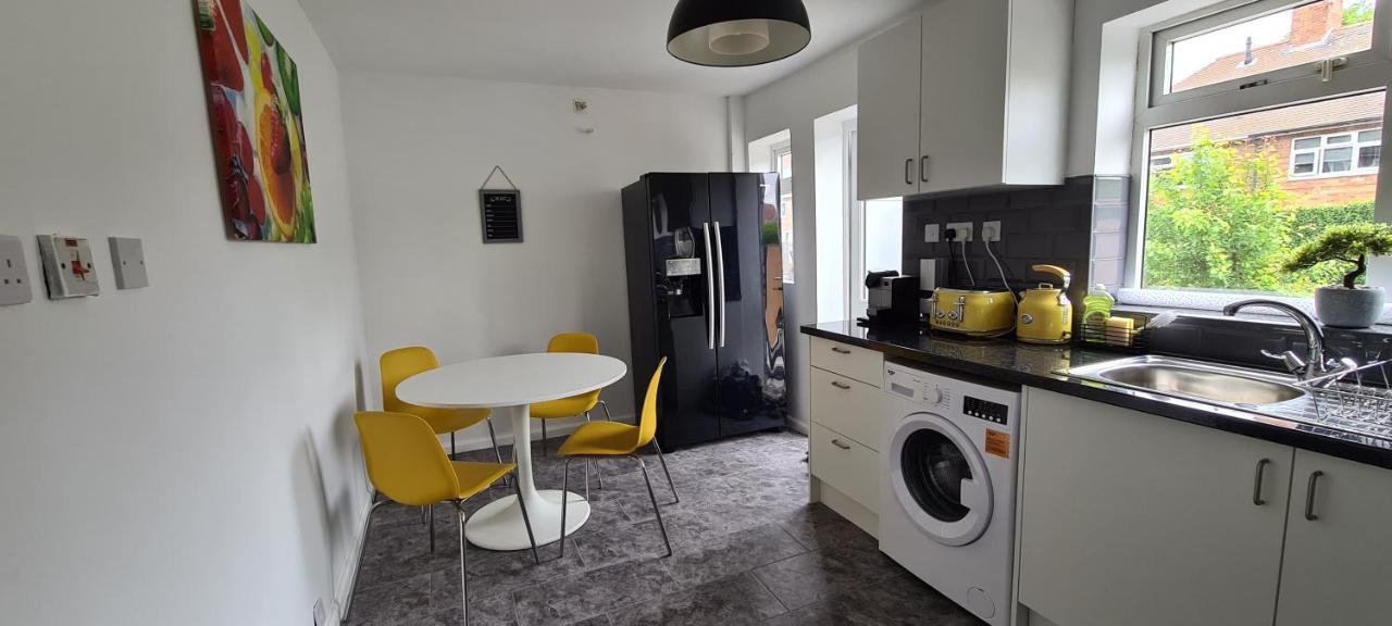 Cosy 3-Bedroom House In Aspley ノッティンガム エクステリア 写真