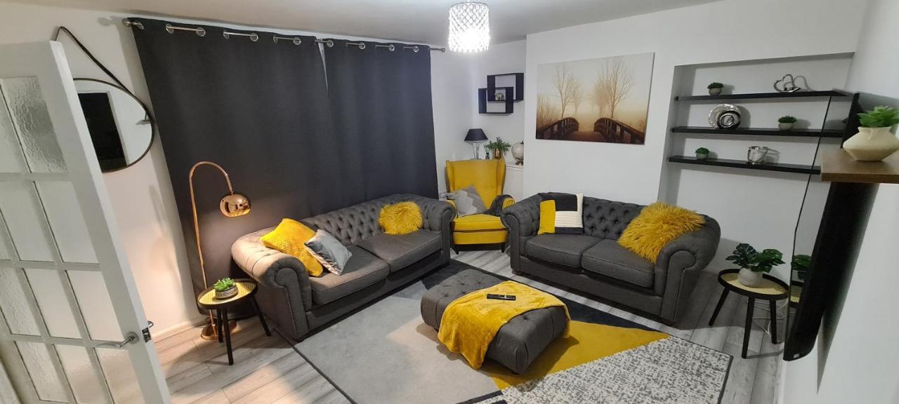 Cosy 3-Bedroom House In Aspley ノッティンガム エクステリア 写真